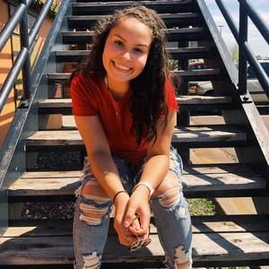 Meet your Posher, Jezlyn